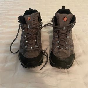 Merrell mid hiking boot. Women size 9.5
